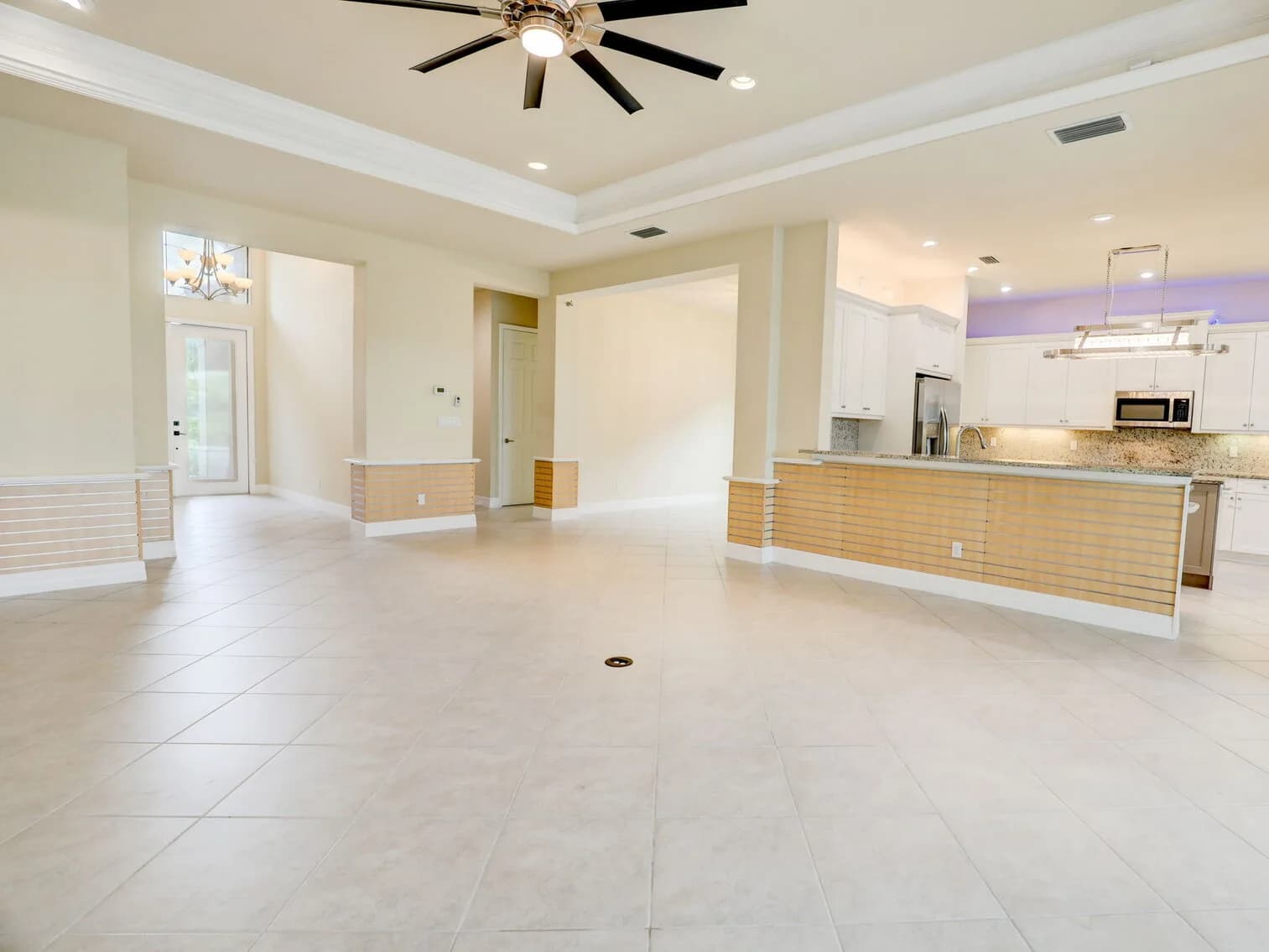Fort Myers Marina Bay, Estate Online Auction — auction photograph 12