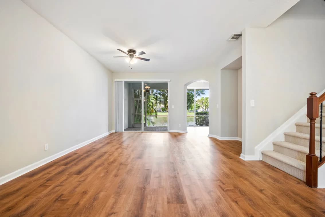 Thousand Oaks Townhouse Riviera Beach, Online Auction, Palm Beach County — auction photograph 7