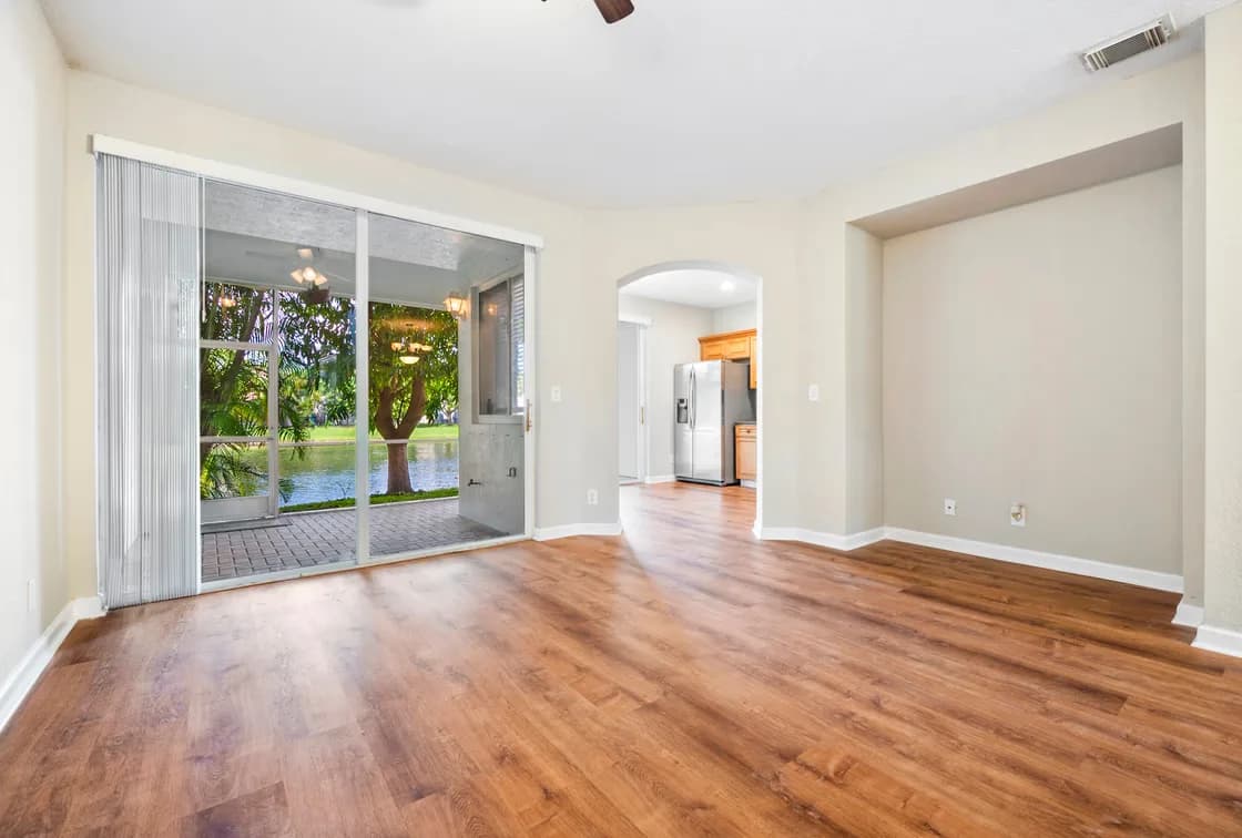 Thousand Oaks Townhouse Riviera Beach, Online Auction, Palm Beach County — auction photograph 10