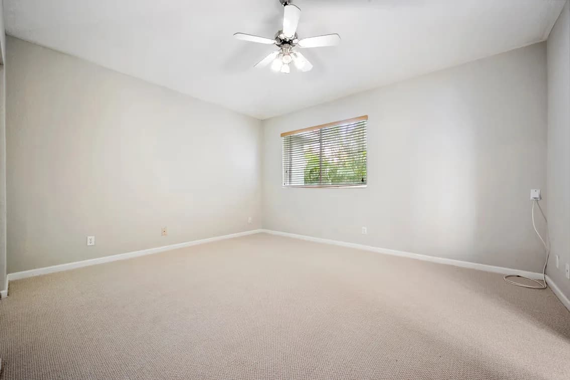 Thousand Oaks Townhouse Riviera Beach, Online Auction, Palm Beach County — auction photograph 24