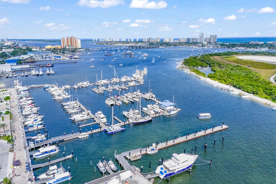 Thousand Oaks Townhouse Riviera Beach, Online Auction, Palm Beach County — auction photograph 41