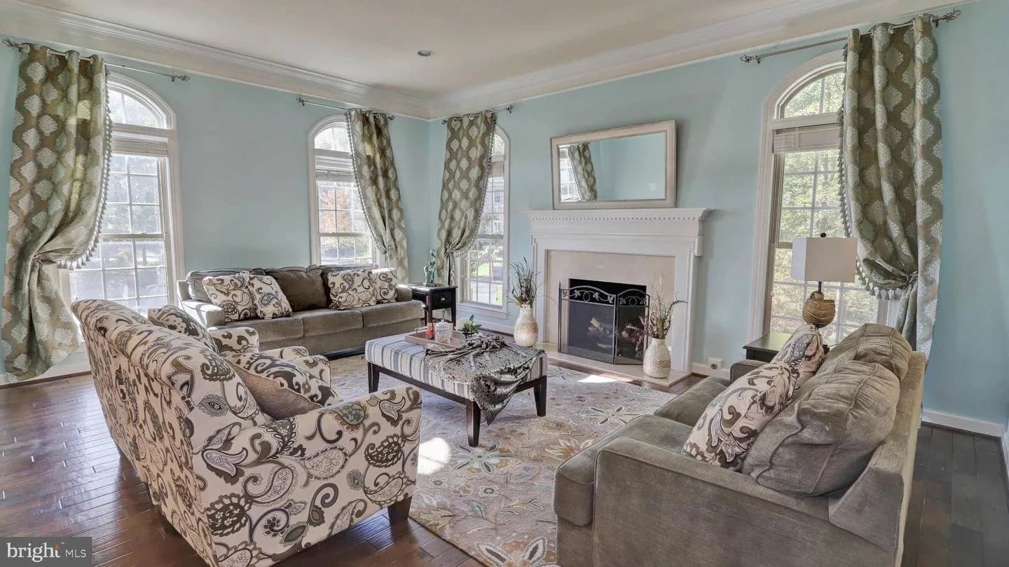 Vienna Maymont Mansion, Online Auction — auction photograph 2