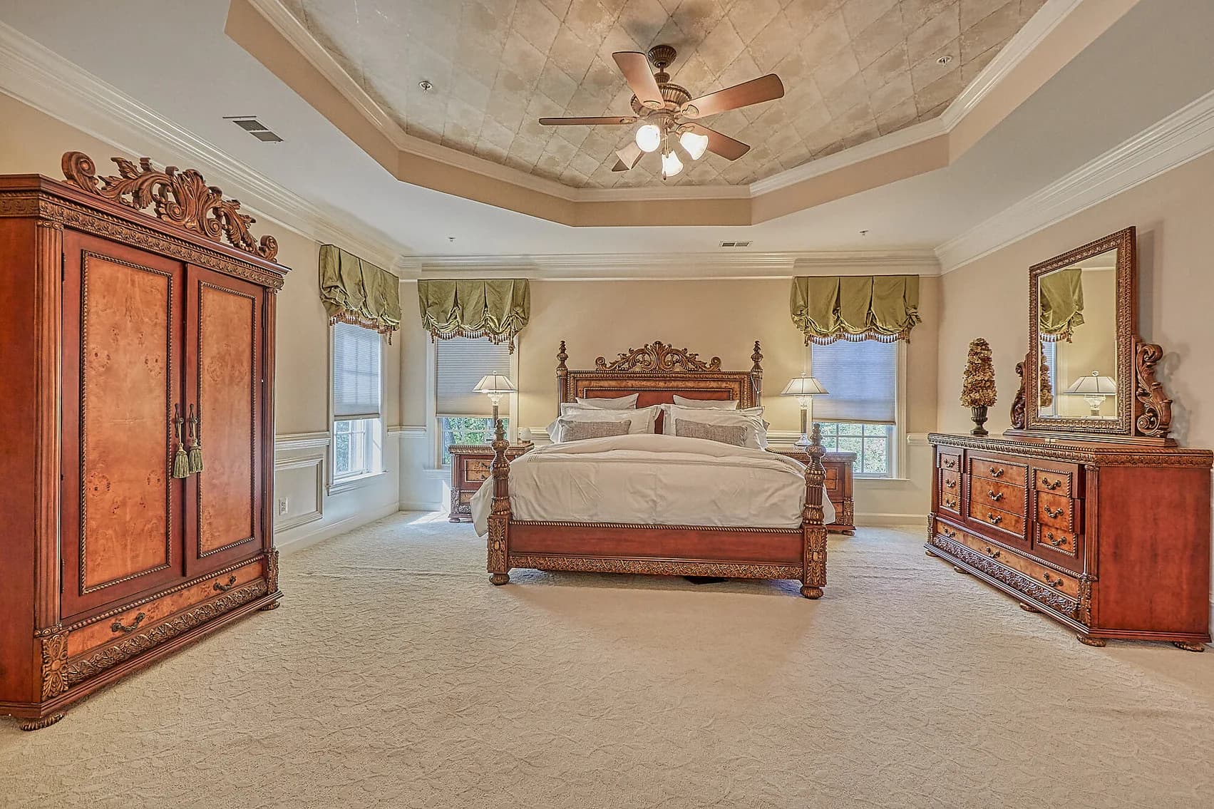 Loudoun Mansion Online Downsizing Auction — auction photograph 10