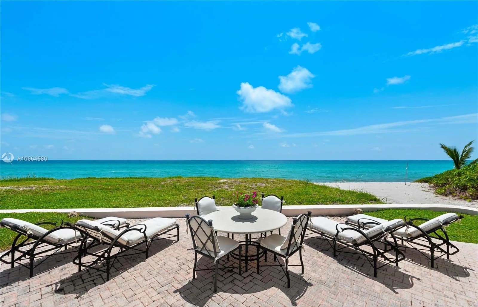 $23 Million Golden Beach Mansion, Downsizing Auction — auction photograph 3