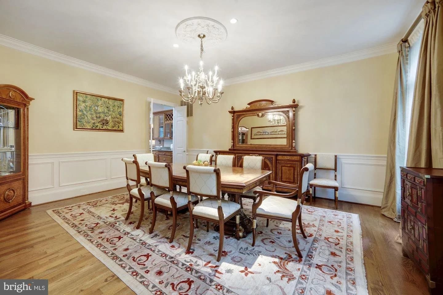 $2.7 Million McLean Mansion Downsizing Online Auction — auction photograph 3