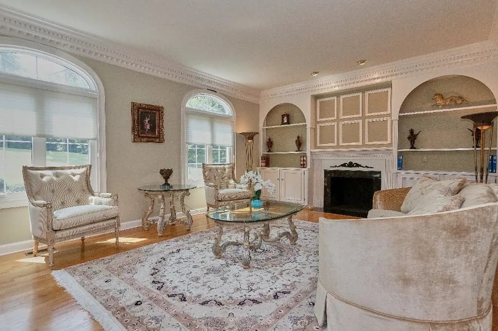 Shadowalk Manor Downsizing, Online Auction — auction photograph 3