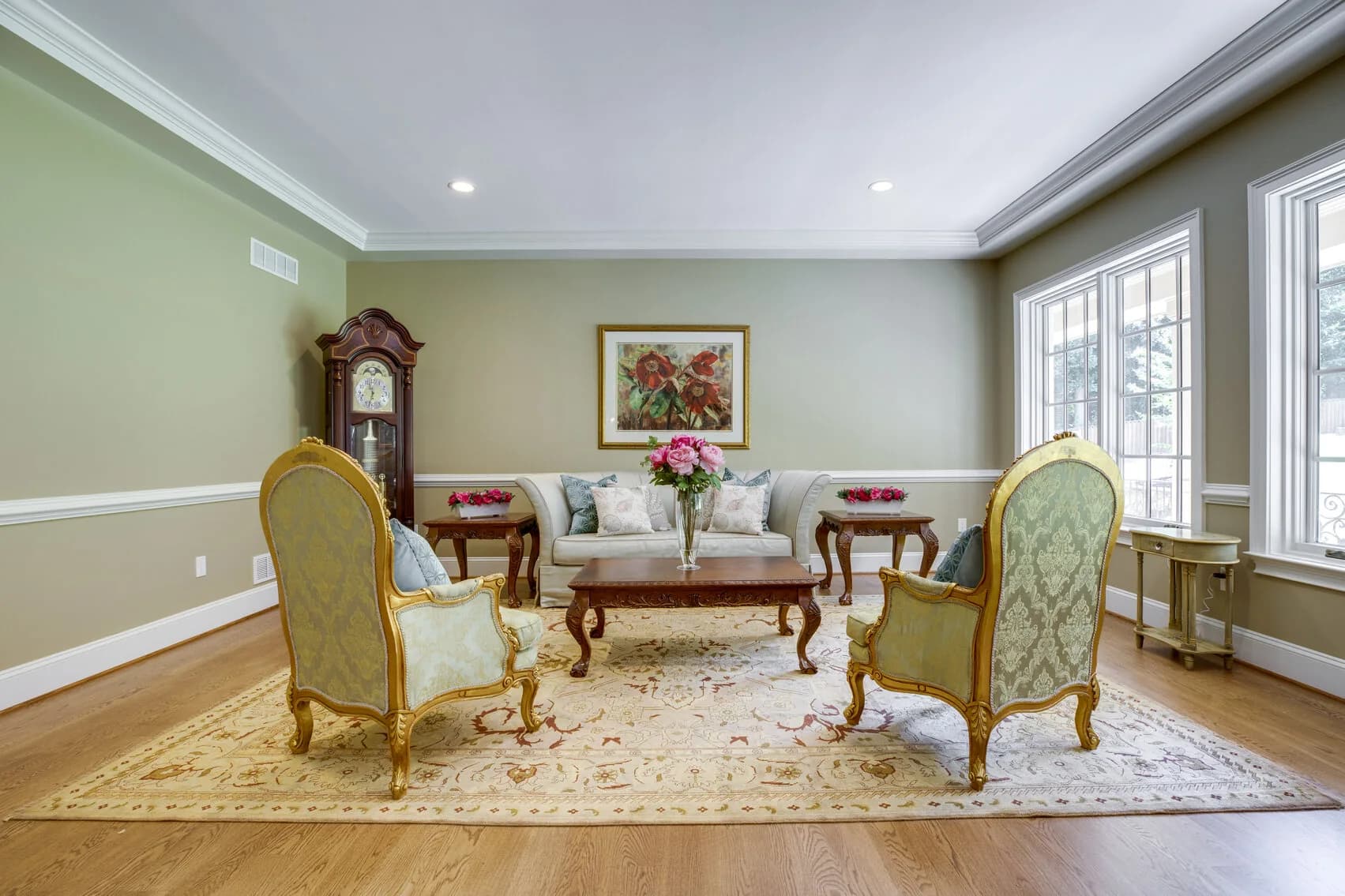 15,000 SF Luxury Springfield Mansion, Downsizing Online Auction — auction photograph 3