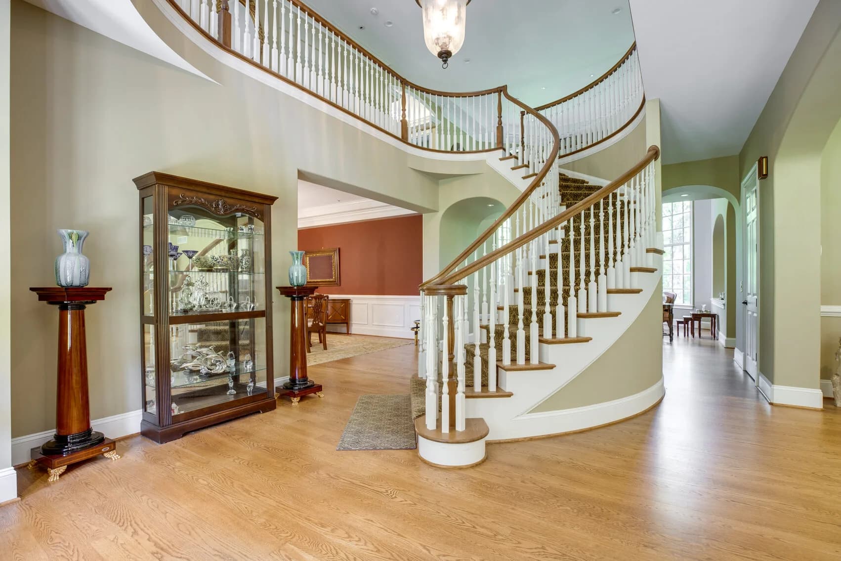 15,000 SF Luxury Springfield Mansion, Downsizing Online Auction — auction photograph 4